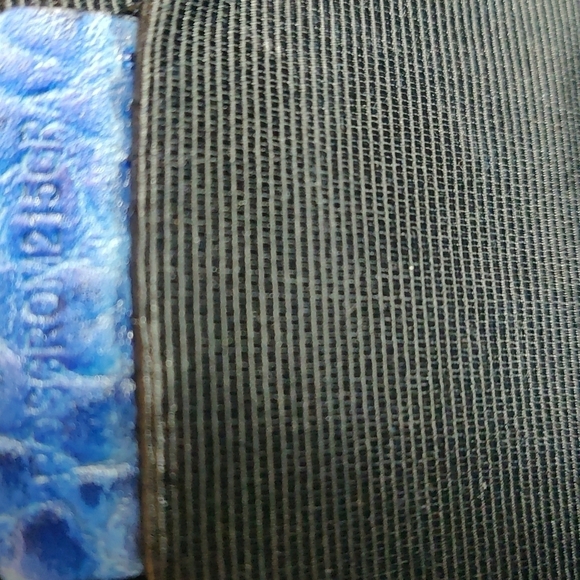 BURBERRY Pebbled Blue Grain Leather Small Harrogate Crossbody Bag - Picture 13 of 14